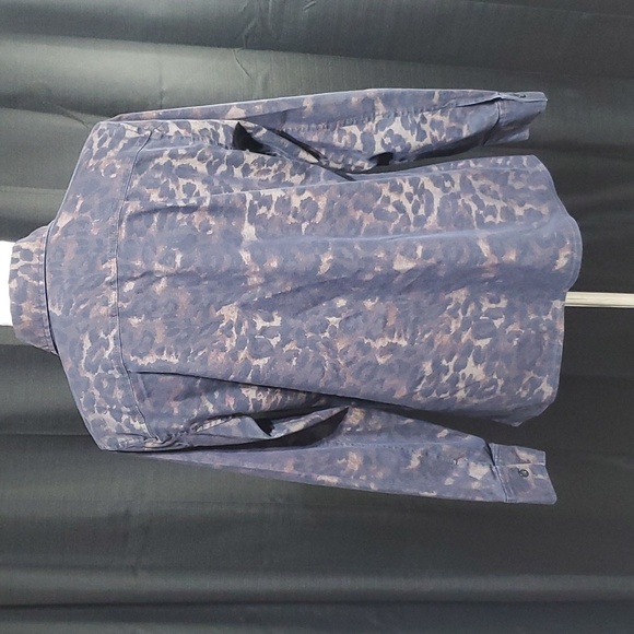 Leopard print button down top - Picture 3 of 5